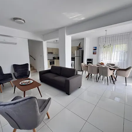 Nissini Wana Luxury Villa