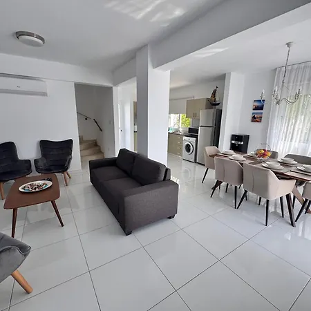 Nissini Wana Luxury Villa