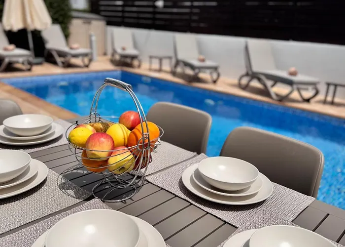 Nissini Wana Luxury Villa *