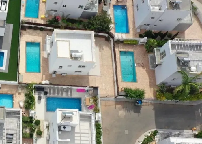 Nissini Wana Luxury Villa *