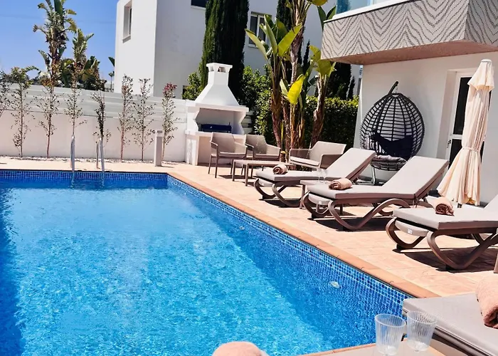 Nissini Wana Luxury Villa *