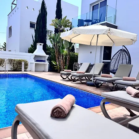 Nissini Wana Luxury Villa *