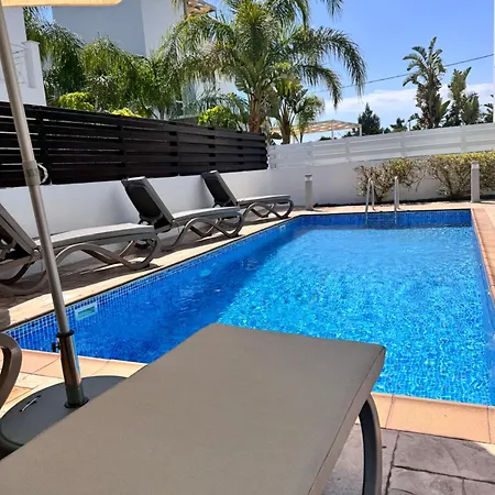 Villa Nissini Wana Luxury Ayía Nápa