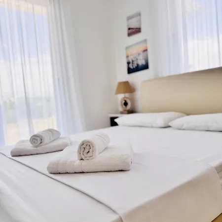 Nissini Wana Luxury Ayía Nápa