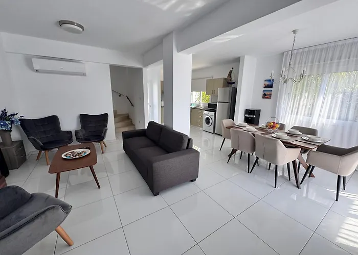 Nissini Wana Luxury Villa